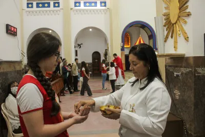 30 dia com Maria - Santa Missa e Coroação - Romeiros Devotos da Comunidade São Vicente de Paulo (Patrocinio)