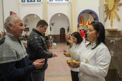 30 dia com Maria - Santa Missa e Coroação - Romeiros Devotos da Comunidade São Vicente de Paulo (Patrocinio)