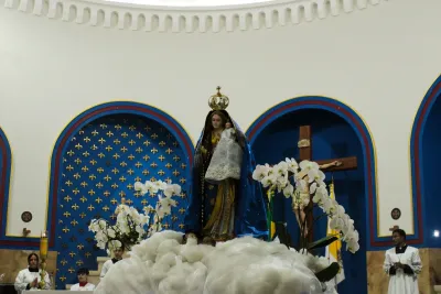 30 dia com Maria - Santa Missa e Coroação - Romeiros Devotos da Comunidade São Vicente de Paulo (Patrocinio)