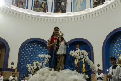 30 dia com Maria - Santa Missa e Coroação - Romeiros Devotos da Comunidade São Vicente de Paulo (Patrocinio)