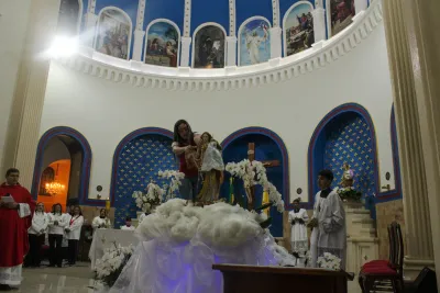 30 dia com Maria - Santa Missa e Coroação - Romeiros Devotos da Comunidade São Vicente de Paulo (Patrocinio)