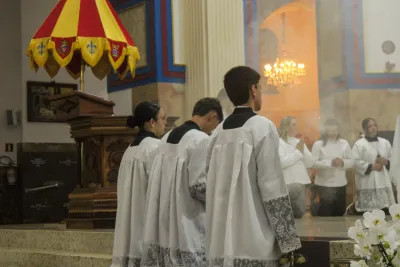 30 dia com Maria - Santa Missa e Coroação - Romeiros Devotos da Comunidade São Vicente de Paulo (Patrocinio)