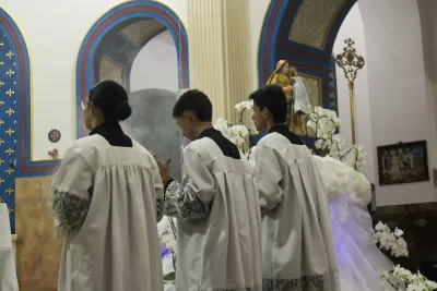 30 dia com Maria - Santa Missa e Coroação - Romeiros Devotos da Comunidade São Vicente de Paulo (Patrocinio)