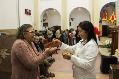 30 dia com Maria - Santa Missa e Coroação - Romeiros Devotos da Comunidade São Vicente de Paulo (Patrocinio)