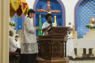 30 dia com Maria - Santa Missa e Coroação - Romeiros Devotos da Comunidade São Vicente de Paulo (Patrocinio)