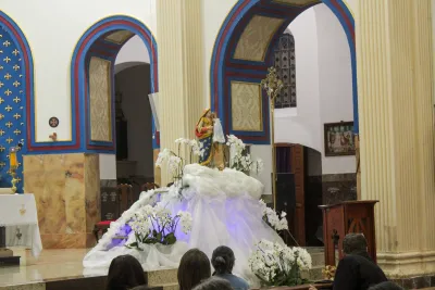 30 dia com Maria - Santa Missa e Coroação - Romeiros Devotos da Comunidade São Vicente de Paulo (Patrocinio)