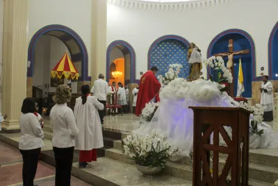 30 dia com Maria - Santa Missa e Coroação - Romeiros Devotos da Comunidade São Vicente de Paulo (Patrocinio)