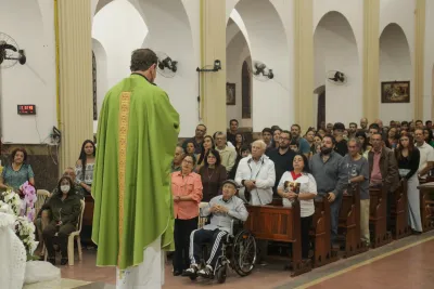 30 dia com Maria - Santa Missa e Coroação - Romeiros Devotos da Mãe Abadia da cidade de Araguari