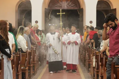 30 dia com Maria - Santa Missa e Coroação - Romeiros Devotos da Mãe Abadia da cidade de Araguari