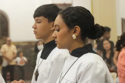 30 dia com Maria - Santa Missa e Coroação - Romeiros Devotos da Mãe Abadia da cidade de Araguari