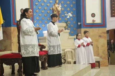30 dia com Maria - Santa Missa e Coroação - Romeiros Devotos da Mãe Abadia da cidade de Araguari