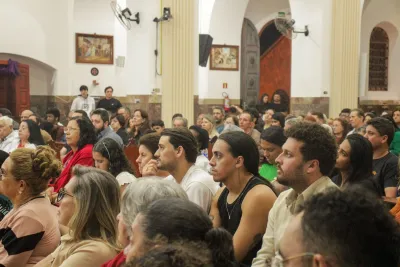 30 dia com Maria - Santa Missa e Coroação - Romeiros Devotos da Mãe Abadia da cidade de Araguari
