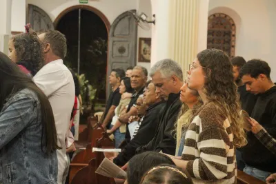 30 dia com Maria - Santa Missa e Coroação - Romeiros Devotos da Mãe Abadia da cidade de Araguari