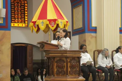 30 dia com Maria - Santa Missa e Coroação - Romeiros Devotos da Mãe Abadia da cidade de Araguari
