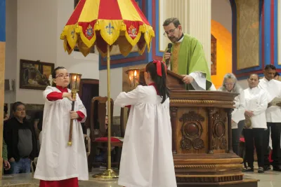 30 dia com Maria - Santa Missa e Coroação - Romeiros Devotos da Mãe Abadia da cidade de Araguari