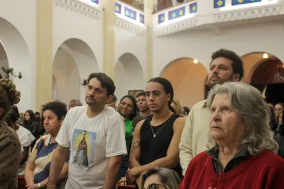 30 dia com Maria - Santa Missa e Coroação - Romeiros Devotos da Mãe Abadia da cidade de Araguari