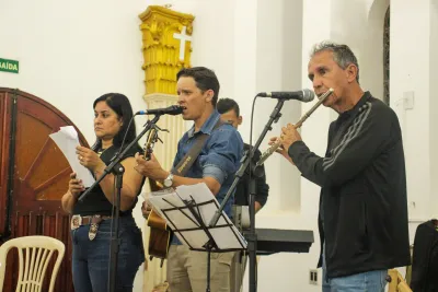 30 dia com Maria - Santa Missa e Coroação - Romeiros Devotos da Mãe Abadia da cidade de Araguari