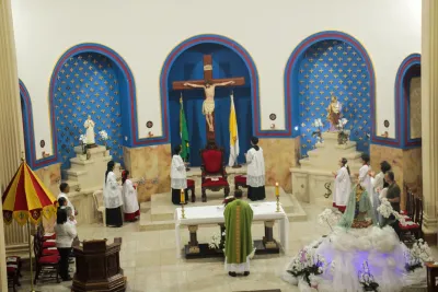 30 dia com Maria - Santa Missa e Coroação - Romeiros Devotos da Mãe Abadia da cidade de Araguari