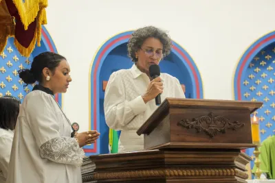 30 dia com Maria - Santa Missa e Coroação - Romeiros Devotos da Mãe Abadia da cidade de Araguari