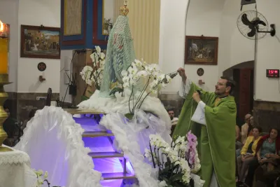 30 dia com Maria - Santa Missa e Coroação - Romeiros Devotos da Mãe Abadia da cidade de Araguari