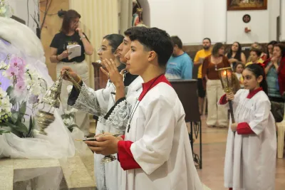 30 dia com Maria - Santa Missa e Coroação - Romeiros Devotos da Mãe Abadia da cidade de Araguari
