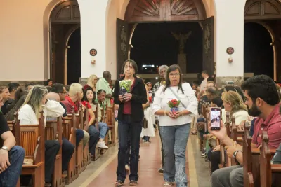 30 dia com Maria - Santa Missa e Coroação - Romeiros Devotos da Mãe Abadia da cidade de Araguari