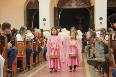 30 dia com Maria - Santa Missa e Coroação - Romeiros Devotos da Mãe Abadia da cidade de Araguari