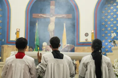 30 dia com Maria - Santa Missa e Coroação - Romeiros Devotos da Mãe Abadia da cidade de Araguari