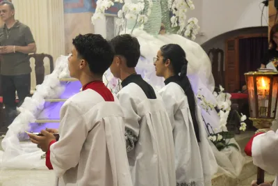 30 dia com Maria - Santa Missa e Coroação - Romeiros Devotos da Mãe Abadia da cidade de Araguari