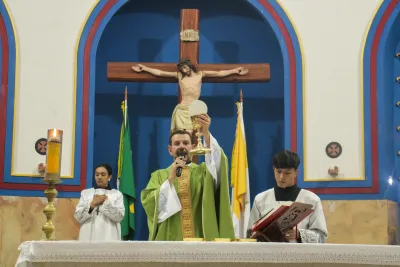 30 dia com Maria - Santa Missa e Coroação - Romeiros Devotos da Mãe Abadia da cidade de Araguari