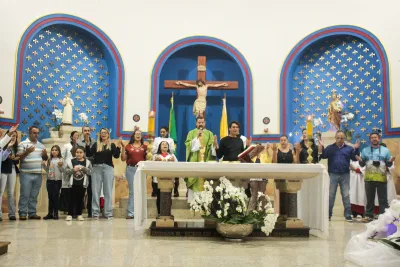 30 dia com Maria - Santa Missa e Coroação - Romeiros Devotos da Mãe Abadia da cidade de Araguari
