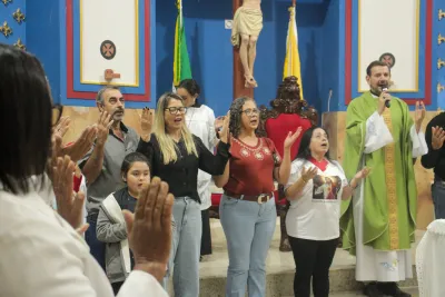 30 dia com Maria - Santa Missa e Coroação - Romeiros Devotos da Mãe Abadia da cidade de Araguari
