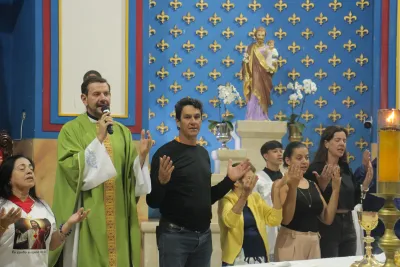 30 dia com Maria - Santa Missa e Coroação - Romeiros Devotos da Mãe Abadia da cidade de Araguari