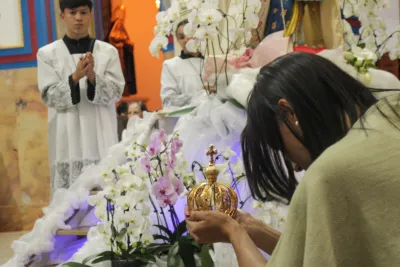 30 dia com Maria - Santa Missa e Coroação - Romeiros Devotos da Mãe Abadia da cidade de Araguari