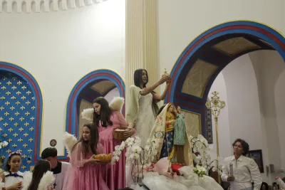 30 dia com Maria - Santa Missa e Coroação - Romeiros Devotos da Mãe Abadia da cidade de Araguari