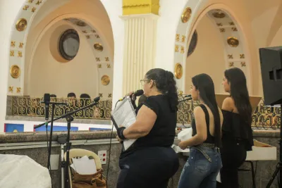 30 dia com Maria - Santa Missa e Coroação - Romeiros Devotos da Mãe Abadia da cidade de Araguari