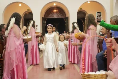 30 dia com Maria - Santa Missa e Coroação - Romeiros Devotos da Mãe Abadia da cidade de Araguari