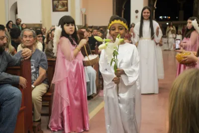 30 dia com Maria - Santa Missa e Coroação - Romeiros Devotos da Mãe Abadia da cidade de Araguari