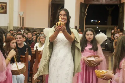 30 dia com Maria - Santa Missa e Coroação - Romeiros Devotos da Mãe Abadia da cidade de Araguari