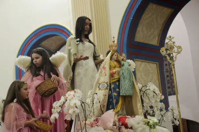 30 dia com Maria - Santa Missa e Coroação - Romeiros Devotos da Mãe Abadia da cidade de Araguari