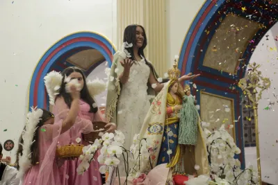 30 dia com Maria - Santa Missa e Coroação - Romeiros Devotos da Mãe Abadia da cidade de Araguari