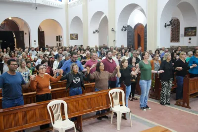 30 dia com Maria - Santa Missa e Coroação - Romeiros Devotos da Paroquia Cristo Rei (Uberlândia)