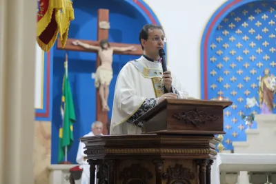 30 dia com Maria - Santa Missa e Coroação - Romeiros Devotos da Paroquia Cristo Rei (Uberlândia)