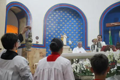 30 dia com Maria - Santa Missa e Coroação - Romeiros Devotos da Paroquia Cristo Rei (Uberlândia)
