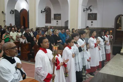 30 dia com Maria - Santa Missa e Coroação - Romeiros Devotos da Paroquia Cristo Rei (Uberlândia)