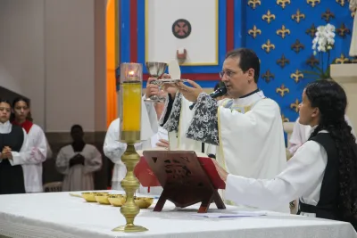 30 dia com Maria - Santa Missa e Coroação - Romeiros Devotos da Paroquia Cristo Rei (Uberlândia)
