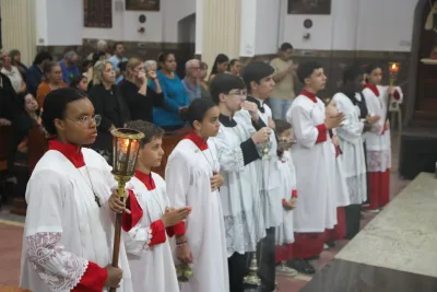 30 dia com Maria - Santa Missa e Coroação - Romeiros Devotos da Paroquia Cristo Rei (Uberlândia)