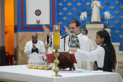 30 dia com Maria - Santa Missa e Coroação - Romeiros Devotos da Paroquia Cristo Rei (Uberlândia)