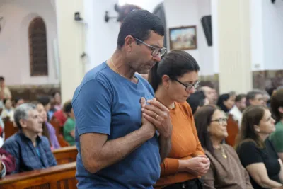 30 dia com Maria - Santa Missa e Coroação - Romeiros Devotos da Paroquia Cristo Rei (Uberlândia)