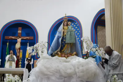 30 dia com Maria - Santa Missa e Coroação - Romeiros Devotos da Paroquia Cristo Rei (Uberlândia)